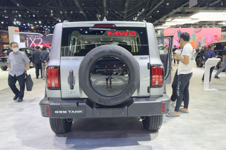 Tại thị trường Thái Lan, mức giá xe GWM Tank 300 2024 cho 2 phiên bản Pro và Ultra được bán ra với mức từ 1,649 và 1,799 triệu baht (tương đương 1,116-1,218 tỷ đồng).