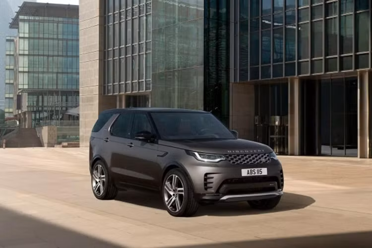 Dự kiến, Discovery đời mới sẽ ra mắt vào giai đoạn 2026 - 2027 và giá xe Land Rover Discovery đời mới chắc chắn sẽ cao hơn đáng kể bản hiện hành.