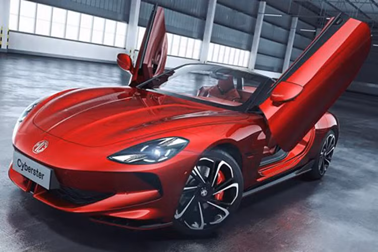 Nếu dùng sạc nhanh, thời gian tăng dung lượng pin từ 10% lên 80% là khoảng 26 phút. Được định vị trong phân khúc xe hạng C, MG Cyberster có kích thước dài x rộng x cao lần lượt 4.535 x 1.913 x 1.329 mm và chiều dài cơ sở 2.690 mm.