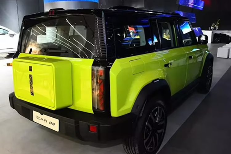 Mẫu xe động cơ kép sử dụng hệ dẫn động bốn bánh điện thông minh iWD, có thể cung cấp nhiều chế độ lái khác nhau để đáp ứng nhiều tình huống lái khác nhau. Phần khung xe sử dụng cấu trúc khung ống lót thủy lực + đa liên kết cánh tay H.