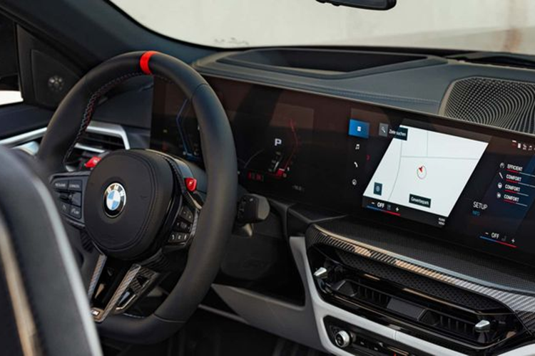 BMW cho biết M4 Competition xDrive có thời gian tăng tốc từ 0-96 km trong 3,4 giây, nhanh hơn 0,4 giây so với M4 Competition bản dẫn động cầu sau. Trong khi đó, con số tương ứng của M4 tiêu chuẩn là 4,1 giây. Tất cả các phiên bản của M4 đều có tốc độ tối đa giới hạn điện tử là 250 km/h.