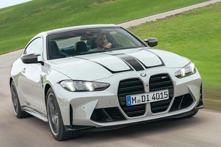 BMW M4 2025 tiêu chuẩn có công suất 473 mã lực và 550 Nm mô-men xoắn, đi kèm hệ dẫn động cầu sau. Trong khi đó, con số tương ứng của bản M4 Competition là 503 mã lực và 650 Nm khi đi kèm hệ dẫn động cầu sau hoặc 523 mã lực và 650 Nm khi kết hợp với hệ dẫn động 4 bánh xDrive.