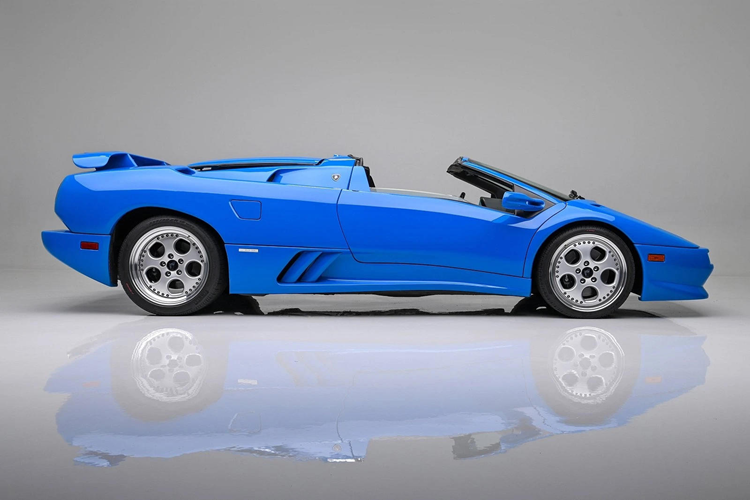 Chiếc Lamborghini Diablo VT Roadster của ông Trump được giữ cho đến năm 2002, sau đó nó chuyển quyền sở hữu qua tay 2 người nữa và đến nay đồng hồ ODO mới chỉ hiển thị 24.836 dặm (39.970 km).