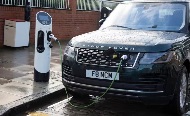 Range Rover Electric nhan “bao” don hang, du chua ra mat-Hinh-3