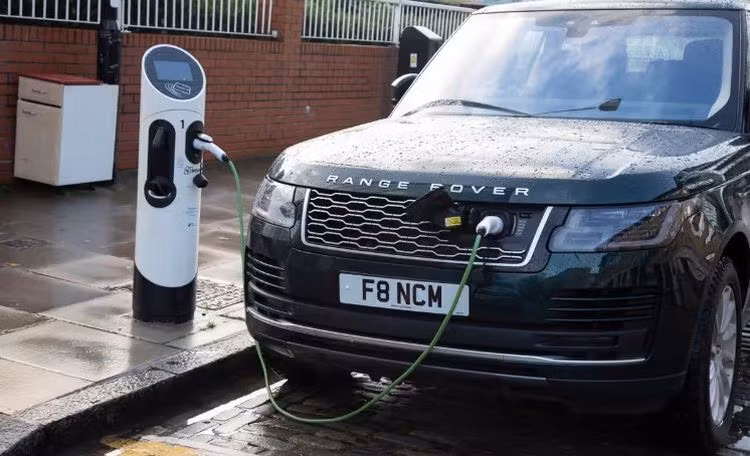 Range Rover Electric nhan “bao” don hang, du chua ra mat-Hinh-3