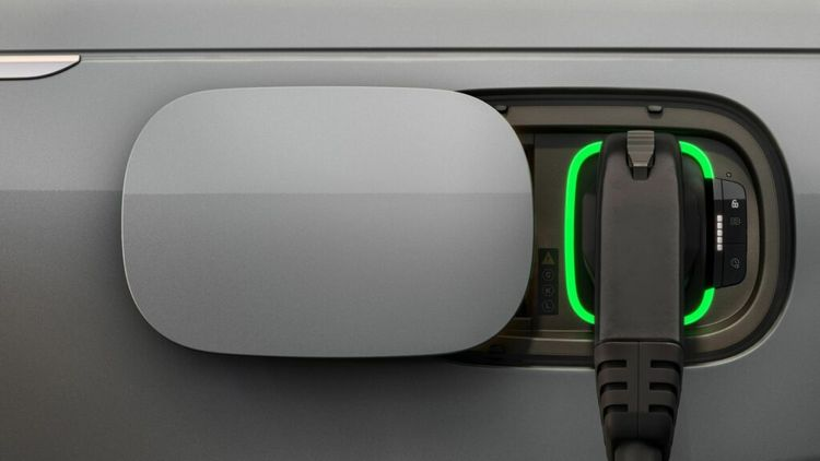 Range Rover Electric nhan “bao” don hang, du chua ra mat