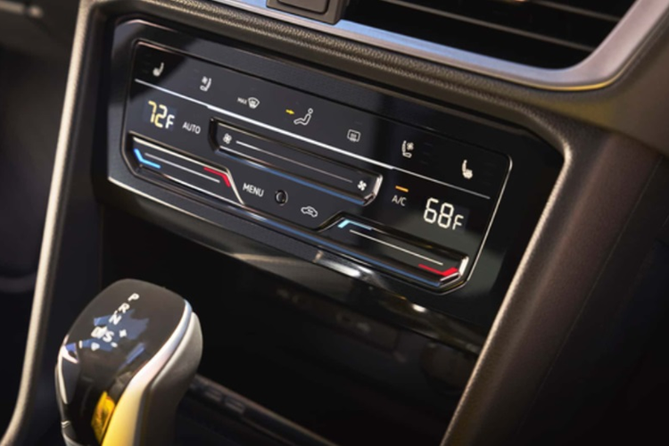 Cung cấp sức mạnh cho Taos 2025 là động cơ 4 xi-lanh, dung tích 1.5L tăng áp, nhưng được bổ sung vòng piston, kim phun, bộ làm mát khí nạp lớn hơn và vỏ turbo mới. Nhờ đó, công suất của xe tăng thêm 16 mã lực, đạt mức 174 mã lực. Sức mạnh được truyền đến các bánh xe thông qua hộp số tự động 8 cấp mới và hệ dẫn động bốn bánh 4Motion.