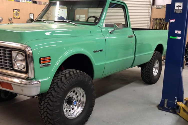 Mẫu xe bán tải Chevrolet K10, là một chiếc xe đã sản xuất cách đây 64 năm, và trải qua 4 thế hệ, với thế hệ thứ 4 dừng sản xuất vào năm 2002.