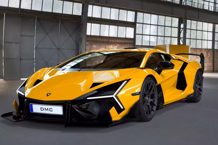 Chưa đầy một năm kể từ khi DMC công bố gói trang bị khí động học Schumacher và Molto Veloce cho Lamborghini Revuelto, hãng độ Đức tiếp tục tung ra một bộ bodykit khác cho siêu xe Ý. Theo đó, Lamborghini Revuelto Edizione GT độ DMC sẽ có bộ bodykit đắt nhất.