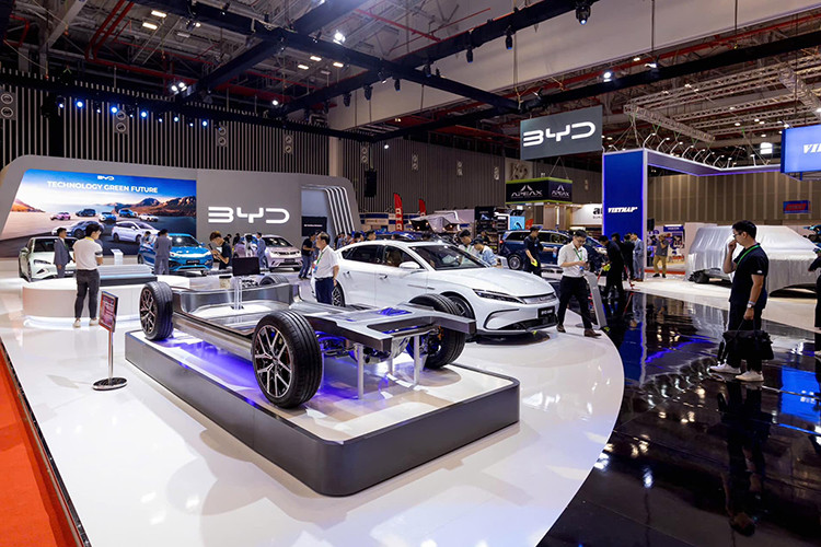 View - BYD Yangwang U8 và Denza Z9 GT Ra Mắt Tại Bình Dương | Báo Tri thức và Cuộc sống - TIN TỨC PHỔ BIẾN KIẾN THỨC 24H