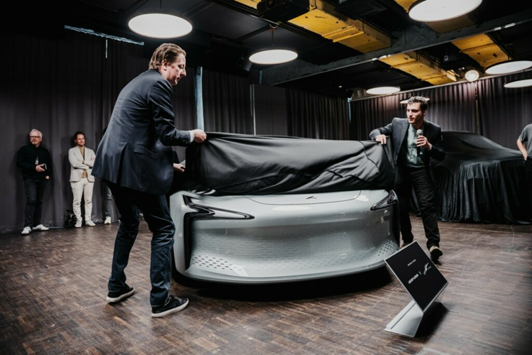 Mẫu xe có khả năng vận hành khoảng 1.000 km mỗi lần sạc và thân thiện với môi trường. Năng lượng của xe cũng có thể nạp lại trong thời gian kỷ lục chỉ ba phút.