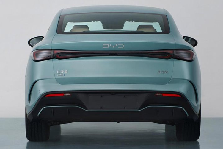 Chery và Geely cũng đang nghiên cứu trên nền tảng PHEV để cung cấp phạm vi hoạt động tương tự. Tác động thị trường đáng kể này của nền tảng DM-i PHEV thế hệ thứ năm của BYD thực sự rất thú vị đối với những người đam mê xe hơi