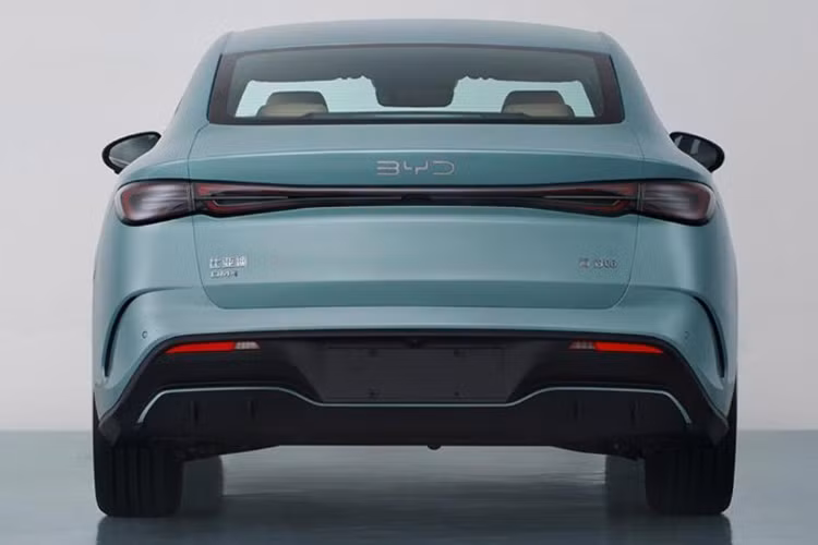 Chery và Geely cũng đang nghiên cứu trên nền tảng PHEV để cung cấp phạm vi hoạt động tương tự. Tác động thị trường đáng kể này của nền tảng DM-i PHEV thế hệ thứ năm của BYD thực sự rất thú vị đối với những người đam mê xe hơi