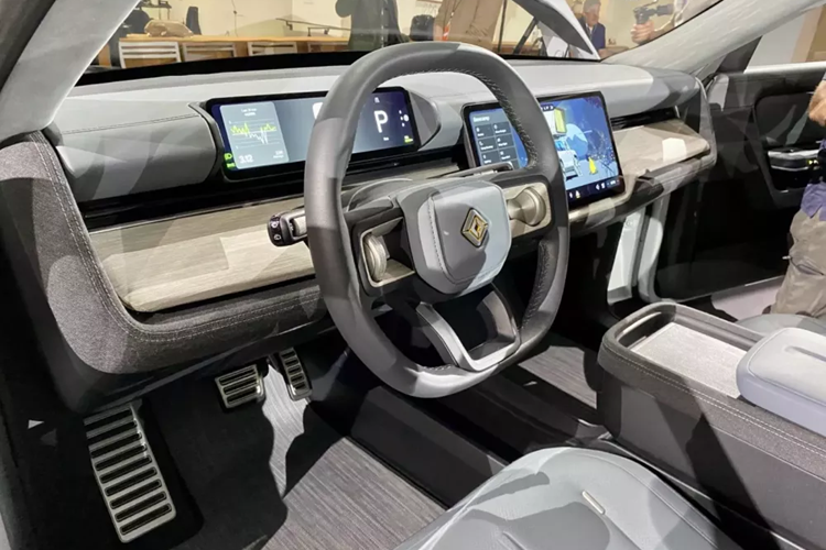 Tuy nhiên, xe lại rẻ hơn nhiều so với đàn anh Rivian R1S vốn có giá 74.900 USD. Thậm chí, mẫu xe này còn rẻ hơn cả VinFast VF8 (từ 46.000 - 51.800 USD) tại thị trường Mỹ. Hãng Rivian hứa hẹn R2 bản 3 mô-tơ điện cao cấp nhất sẽ có thời gian tăng tốc từ 0-96 km/h trong thời gian dưới 3 giây, nhanh hơn Tesla Model Y.