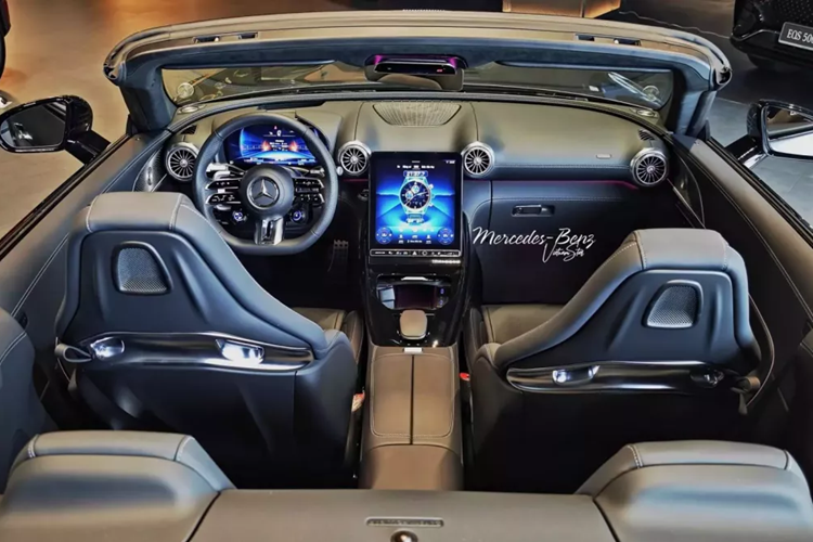 Vòng ra đuôi xe, Mercedes-AMG SL43 thế hệ mới nhất đang bán tại Việt Nam có đèn hậu LED mới, phần khoang hành lý chia làm đôi, để làm chỗ trống cất mui xe. Cuối cùng là việc xe được trang bị ống xả kép đối xứng, dạng tròn.