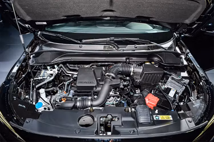 Gói HuNT Package dành cho bản e:HEV X bao gồm những điểm nhấn màu cam nhám trên cản trước, baga nóc, vành hợp kim 16 inch sơn màu xám thuốc súng và ghế bọc nỉ chống thấm nước/dầu.