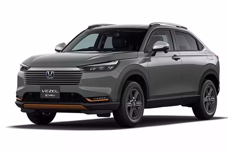 Ngoài ra, hãng Honda còn chuẩn bị sẵn các gói ngoại thất để giúp khách hàng làm đẹp chiếc HR-V của mình, bao gồm Casual Style, Urban Style, Sport Style và Active Style. Cả 4 gói ngoại thất này đều bổ sung lưới tản nhiệt với thiết kế thể thao hơn và sơn màu đen bóng cho xe.