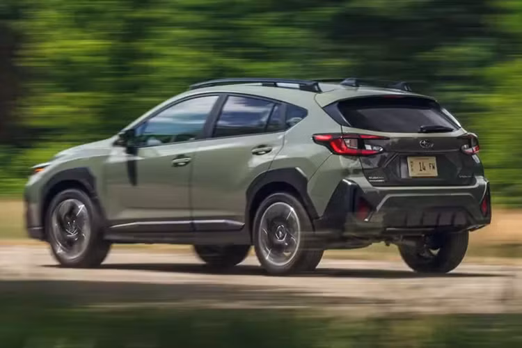 Các phiên bản còn lại của Subaru Crosstrek 2025 mới ở thị trường Mỹ vẫn dùng động cơ xăng Boxer 4 xi-lanh, dung tích 2.0L, cho công suất tối đa 152 mã lực và mô-men xoắn cực đại 197 Nm. Dù ở phiên bản nào, động cơ cũng đi với hộp số tự động biến thiên vô cấp CVT và hệ dẫn động 4 bánh toàn thời gian AWD đặc trưng của xe Subaru.