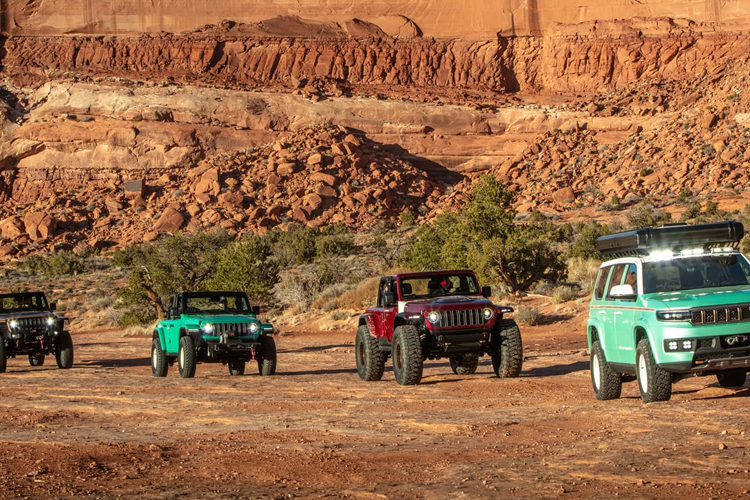 Trong sự kiện năm nay, số lượng mẫu Jeep Concept ít hơn so với Easter Jeep Safari 2023, tuy nhiên mỗi mẫu Concept mới Jeep đều mang trên mình một diện mạo khác biệt cùng màu sắc ngoại thất sặc sỡ. Những mẫu xe này đều được những nhà thiết kế lựa chọn nâng cấp các chi tiết giúp xe trở nên khác biệt hơn, ấn tượng hơn.