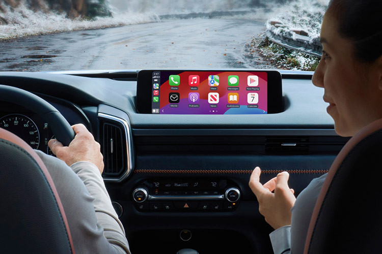 Tuy nhiên ưu điểm bù lại là bất cứ khách hàng nào cũng có thể mua xe mà không cần xin giấy cho phép từ chính quyền Colombia. Mazda cho biết sẽ bảo hành 3 năm cho kính chống đạn và 10 năm cho các vật liệu chống đạn tại thân xe.