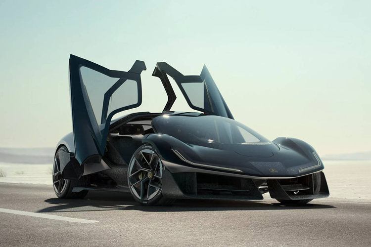 Tên gọi của siêu xe điện Lotus Theory 1 đươc lấy cảm hứng chiếc Lotus 49 Formula 1 lừng danh trong quá khứ, đồng thời chịu ảnh hưởng lớn từ huyền thoại Lotus Esprit, mẫu xe thể thao từng xuất hiện trong loạt bom tấn về điệp viên 007 James Bond.