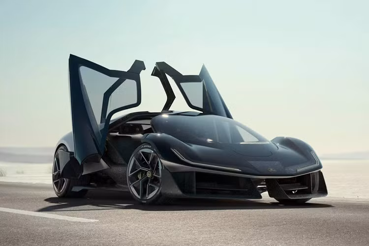 Tên gọi của siêu xe điện Lotus Theory 1 đươc lấy cảm hứng chiếc Lotus 49 Formula 1 lừng danh trong quá khứ, đồng thời chịu ảnh hưởng lớn từ huyền thoại Lotus Esprit, mẫu xe thể thao từng xuất hiện trong loạt bom tấn về điệp viên 007 James Bond.