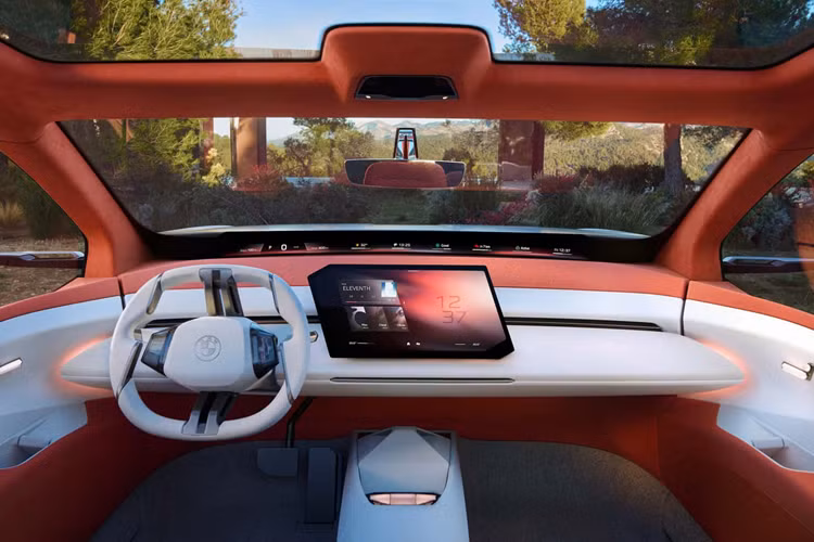 Hiện tại, vì là một mẫu Concept nên các thông số liên quan đến vận hành của xe hiện chưa được công bố. Tuy nhiên, xe sẽ được trang bị công nghệ eDrive thế hệ thứ sáu của BMW, hứa hẹn cải thiện 30% phạm vi hoạt động và tăng tốc độ sạc.