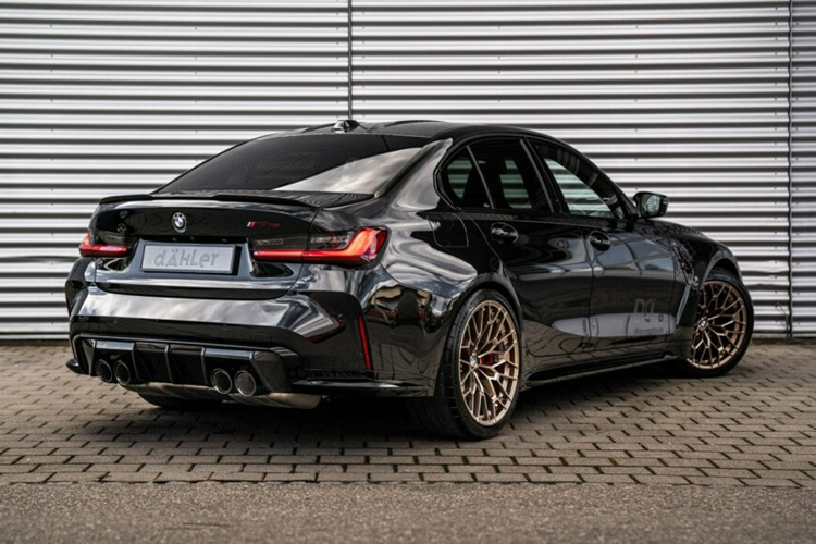 BMW M3 CS tiêu chuẩn sẽ sớm có phiên bản Coupe là M4 CS. Hiện tại, giá bán cho gói nâng cấp này vẫn chưa được thương hiệu công bố.