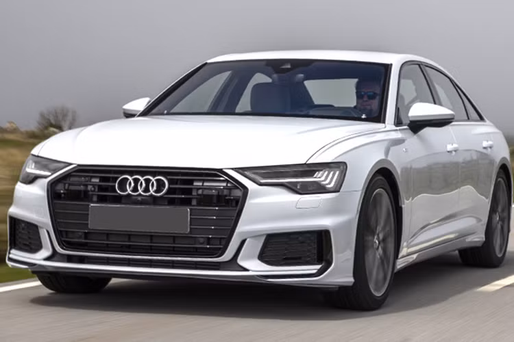 Cuối cùng là những tính năng an toàn như túi khí rèm, hệ thống kiểm soát hành trình với chức năng giới hạn tốc độ, hệ thống hỗ trợ đỗ xe với màn hình hiển thị 360°, camera 360°, cảnh báo lệch làn đường,… Những tính năng này đã giúp Audi A6 đạt chứng nhận 5 sao an toàn của tổ chức Euro NCAP.