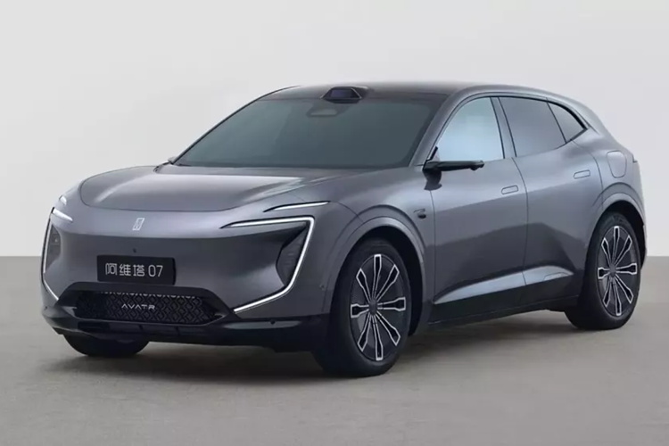 Tuy nhiên, mẫu SUV điện Avatr 07 tiết lộ rằng Huawei ngày càng ít liên quan hơn đến dự án này. Mới đây, Bộ Công nghiệp và Công nghệ thông tin Trung Quốc (MIIT) đã tiết lộ thông số kỹ thuật của chiếc crossover Avatr 07 của Changan , CATL và Huawei tại Trung Quốc.