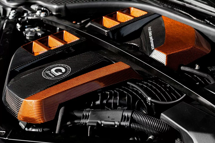 BMW M2 2025 độ G-Power cũng được trang bị thêm nhiều nâng cấp bổ sung với các chi tiết như tấm chắn gió bằng sợi carbon mới đã được thêm vào cản trước và G-Power cho biết họ cũng đang nghiên cứu phát triển mui xe bằng sợi carbon nhưng hiện chưa công bố chi tiết độ này.