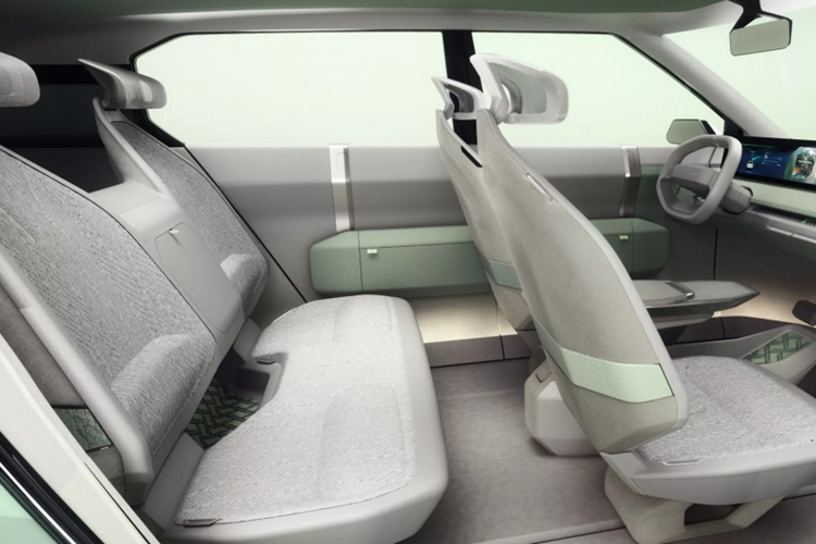 Theo tin đồn, mẫu ô tô điện giá rẻ của thương hiệu Hàn Quốc sẽ được trang bị pin có dung lượng 58 kWh và 77,4 kWh, tùy phiên bản.