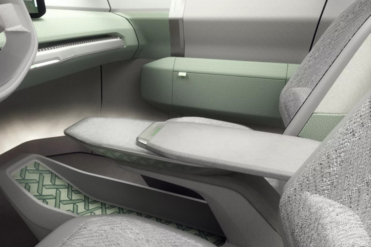 Bản tiêu chuẩn của xe dự kiến sẽ dùng 1 mô-tơ điện với công suất tối đa khoảng 218 mã lực. Nhiều khả năng xe sẽ có phiên bản cao cấp với 2 mô-tơ điện và hệ dẫn động 4 bánh toàn thời gian AWD.