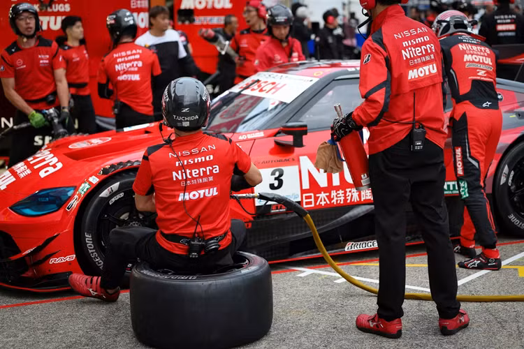 Mẫu Concept X-Trail Remastered cũng tương tự, nhưng được phát triển dựa trên mẫu crossover thế hệ trước. Nissan còn đem tới một chiếc xe đa năng thiết kế dựa trên mẫu Caravan sẽ được trang bị pin có nguồn gốc từ Leaf cũng như các tấm pin mặt trời.