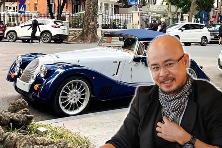 Dễ dàng nhận thấy, ngoài việc lắp mui cứng màu đen, trùng màu thân xe vào, 2 bên cửa còn tấm da màu đỏ, tông xuyệt tông đi cùng mui mềm màu đỏ. Hiện chiếc xe Morgan Plus Six của Đặng Lê Nguyên Vũ đang nhận được rất nhiều sự chú ý.