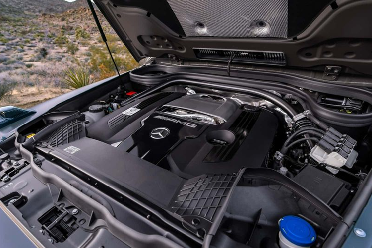 Nhờ được trang bị động cơ hybrid mà cả hai phiên bản kể trên đều có tỷ lệ phát thải CO2 giảm đáng kể so với phiên bản tiền nhiệm, lần lượt là 248 g/km (giảm 33 g/km) đối với G500 và 335 g/km (giảm 23 g/km) đối với AMG G63.