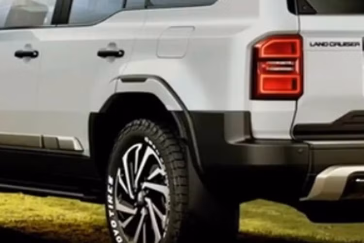 Không chỉ giới thiệu Cruiser Prado độ Modellista mới mà Toyota còn công bố chương trình ưu đãi mới, cho phép người dùng đổi đèn pha dạng hình chữ nhật tiêu chuẩn sang dạng tròn cổ điển (như bản Bắc Mỹ công bố đầu tiên) hoàn toàn miễn phí trong năm nay.