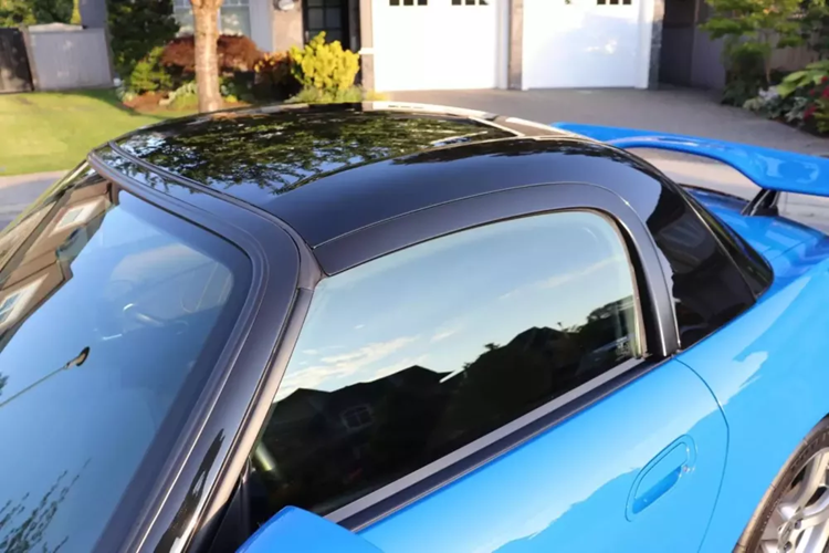 Một số ít xe Honda S2000 đáng mơ ước đã xuất hiện trên thị trường trong năm qua và trong số đó, phiên bản CR 2008 còn được săn đón mạnh, vì số lượng sản xuất chỉ 1.400 xe trên toàn thế giới, tất nhiên, giá bán của chúng không hề rẻ