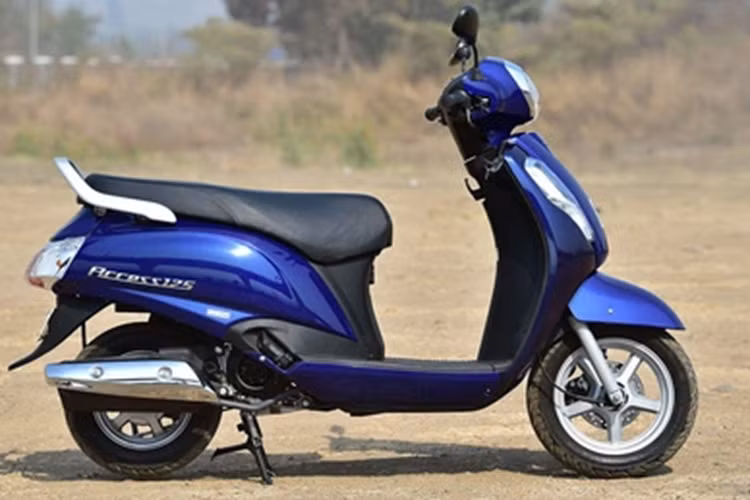 Suzuki e-Access 2025 mới dự kiến sẽ được hãng xe Nhật Bản mở bán từ nửa cuối năm 2024 tại Ấn Độ. Việc phát triển e-Access giúp hãng xe Nhật Bản này có thêm sản phẩm xe máy điện để cạnh tranh cùng VinFast, Honda tại Ấn Độ cũng như nhiều thị trường khác trên thế giới.