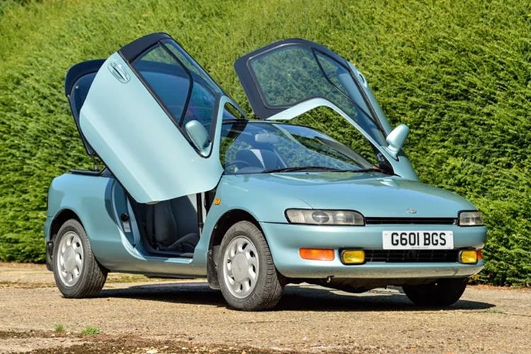 Khoảng 2.300 chiếc xe thuộc phiên bản thứ hai này đã được sản xuất với hoa văn màu pastel ở các phần chính của ghế với đệm màu nâu/xám tùy thuộc vào màu nội thất, nắp nạp nhiên liệu kiểu vít, chất liệu ghế khác nhau.