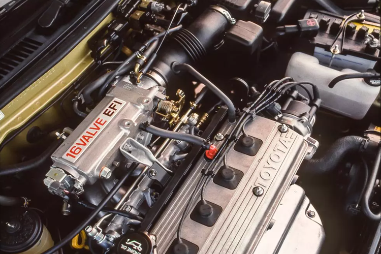 Giai đoạn I, từ tháng 3/1990 – 5/1991, lúc này quá trình xây dựng ban đầu và phần lớn tổng sản lượng của Sera (khoảng 12.000 trong số 15.852 chiếc xe được sản xuất) có 6 màu ngoại thất (vàng lục, xanh vừa, xanh ngọc nhạt (xanh lam), đỏ rượu vang, xám đậm và bạc).