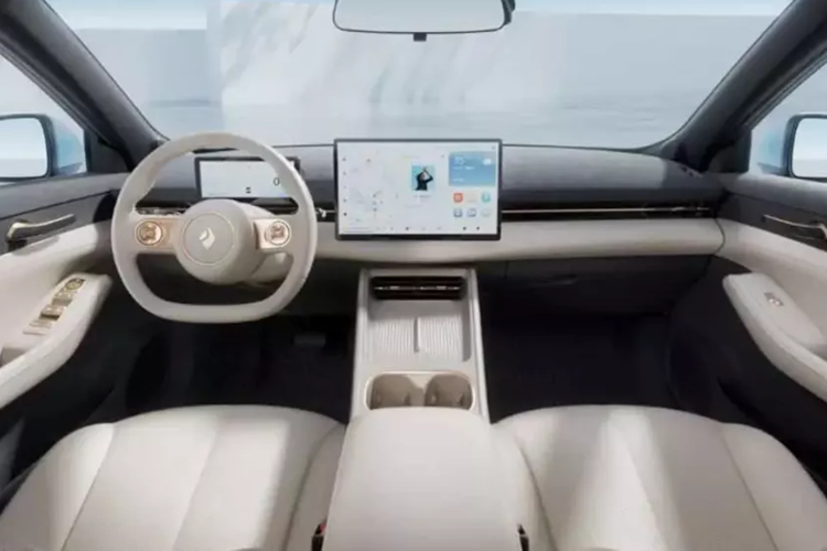 Nội thất xe Baojun Yunhai có hai màu trắng Morning White và đen Night Black. Buồng lái xe có bảng điều khiển LCD 8,8 inch, màn hình điều khiển trung tâm nổi 15,6 inch, vô lăng hình chữ D và hai tấm sạc không dây cũng như hai giá để cốc trên bảng điều khiển trung tâm.