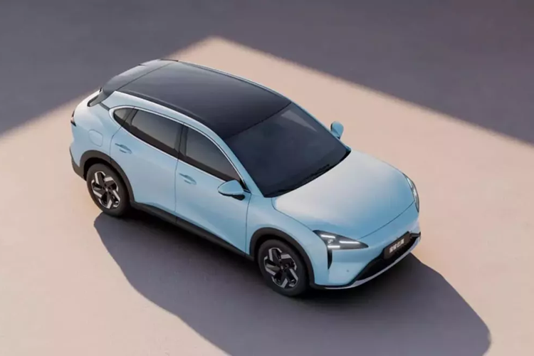 Vào ngày 30/7/2024, Baojun đã công bố thêm thông tin chi tiết về nội thất và cấu hình của mẫu SUV sắp ra mắt có tên là Yunhai. Chiếc xe Baojun Yunhai 2025 mới sẽ được cung cấp ở cả phiên bản chạy hoàn toàn bằng điện và plug-in hybrid. Thời điểm ra mắt chính thức sẽ là vào Quý 3 năm nay.