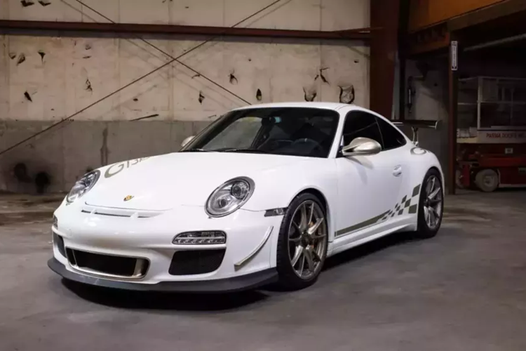 Đã có rất nhiều mẫu xe Porsche 911 GT3 RS huyền thoại tuyệt vời được chế tạo trong nhiều năm qua nên thật khó để chọn ra một mẫu xe tuyệt vời nhất trong số chúng.