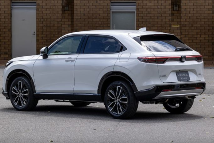 Do đó, việc Honda HR-V 2024 về Việt Nam là động thái đúng đắn nhằm duy trì sức hút của sản phẩm này. Trong tháng 5/2024, Yaris Cross vượt qua X-Force, xếp đầu bảng doanh số phân khúc B-SUV với 902 xe bán ra. Trong khi đó, doanh số HR-V chỉ đạt 107 chiếc.