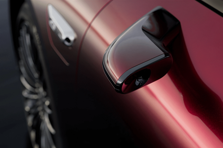 Stelato S9 kế thừa ngôn ngữ thiết kế từ Luxeed S7, một mẫu sedan điện khác có kích thước nhỏ hơn do Huawei và Chery sản xuất. Xe được trang bị camera thay gương chiếu hậu và tay nắm cửa ẩn để cải thiện khả năng khí động học. Đi kèm với đó là bộ mâm xe có kích thước khá lớn, lên tới 21 inch.