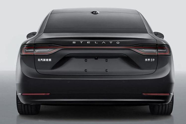 Dù mục tiêu nhắm đến các đối thủ hạng sang Đức nhưng với mức giá này, Stelato S9 sẽ trực tiếp đối đầu với các đối thủ như Nio ET7 (59.000 USD), Zeekr 001 (37.500-41.800 USD) và Avatr 12 (41.300-47.000 USD). Đáng chú ý, các mẫu xe này đều cùng sử dụng công nghệ của Huawei.