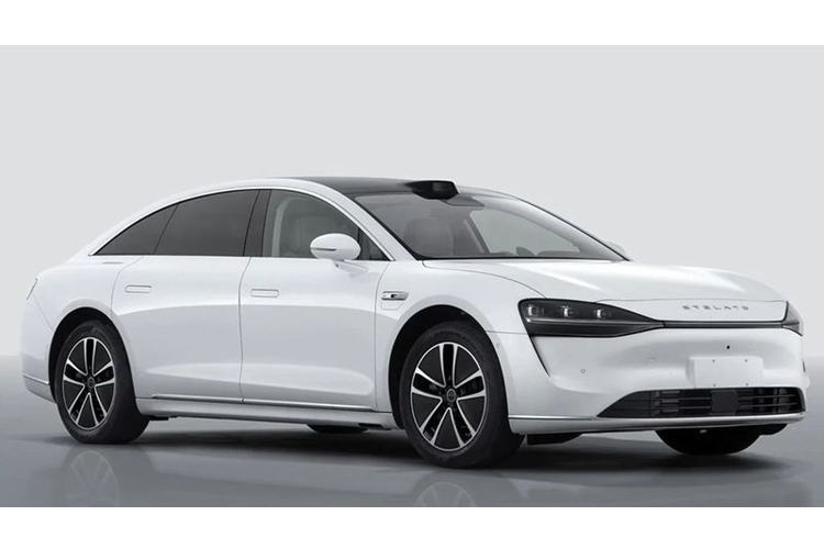 Giống Luxeed S7, Stelato S9 cũng sẽ có hệ thống đèn pha xPixel cao cấp của Huawei, các cảm biến lidar để hỗ trợ hệ thống tự lái, màn hình điều khiển trung tâm cỡ lớn tích hợp hệ điều hành HarmonyOS 4. Stelato S9 dự kiến sẽ có mặt trên thị trường từ tháng 7 hoặc tháng 8 tới đây.