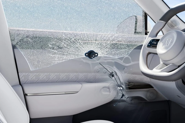 Một tùy chọn pin khác có dung lượng 100 kWh cung cấp phạm vi hoạt động 780 km/lần sạc. Thời gian tăng tốc 0-100 km/h là 5,7 giây. Theo hãng quảng cáo, 7X là chiếc SUV thuần điện đầu tiên chinh phục được đỉnh Bilutu, cồn cát cao nhất thế giới với khoảng sáng gầm 203 mm.