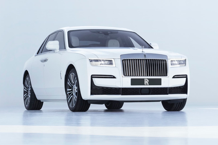 Rolls-Royce cho biết những mẫu xe cá nhân hóa độc đáo nhất đều đến từ Trung Đông. Không chỉ có những yêu cầu khắt khe về tính thẩm mỹ, trong một vài trường hợp, khách hàng tại thị trường này còn yêu cầu hàng phải thực hiện nhiều cải tiến về mặt kỹ thuật.